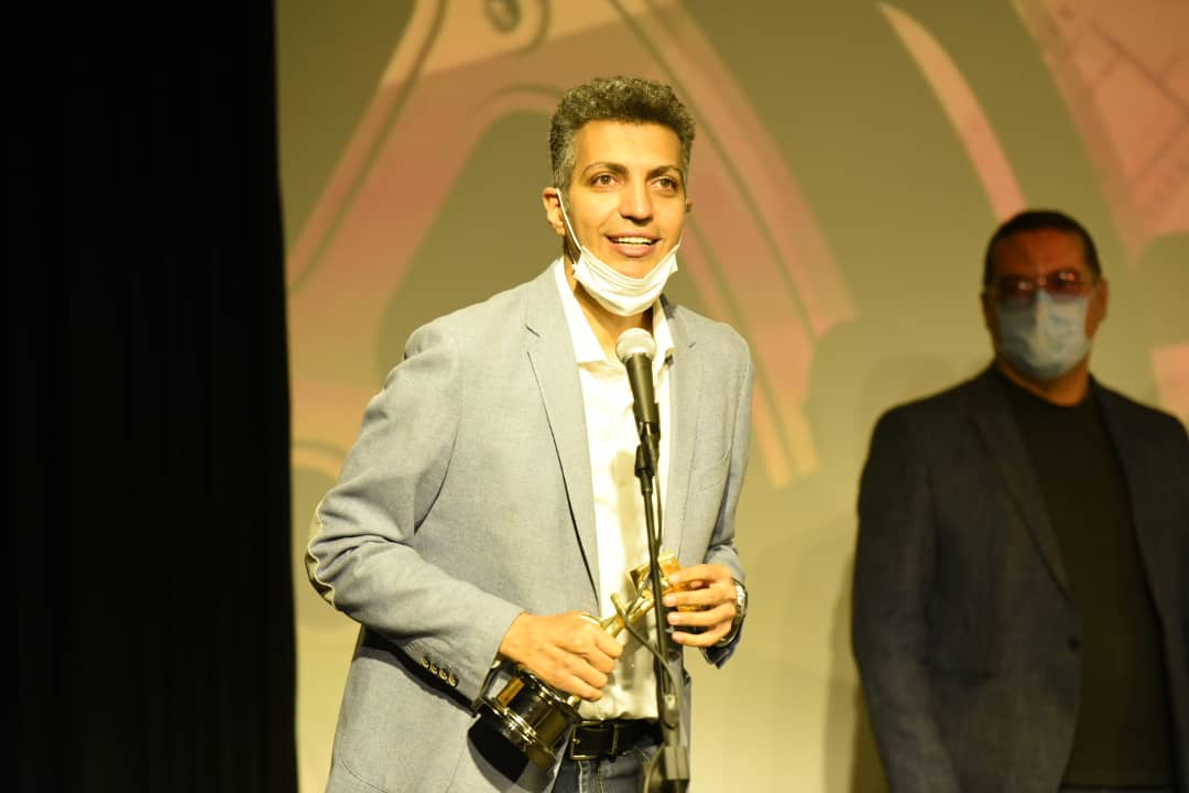 عادل فردوسی پور جایزه بهترین برنامه ورزشی را برد