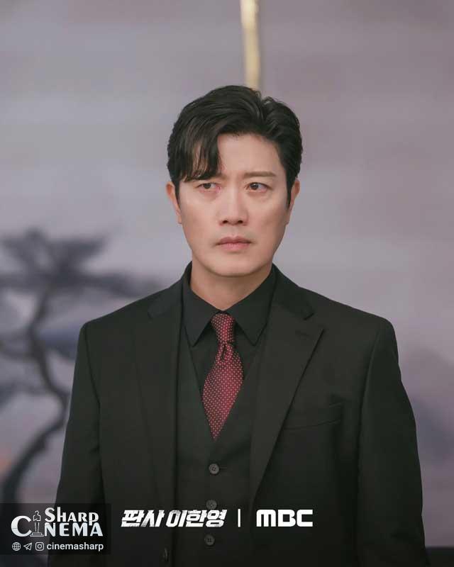 پارک هی سون و وون جین آه در The Judge Returns مقابل عدالت