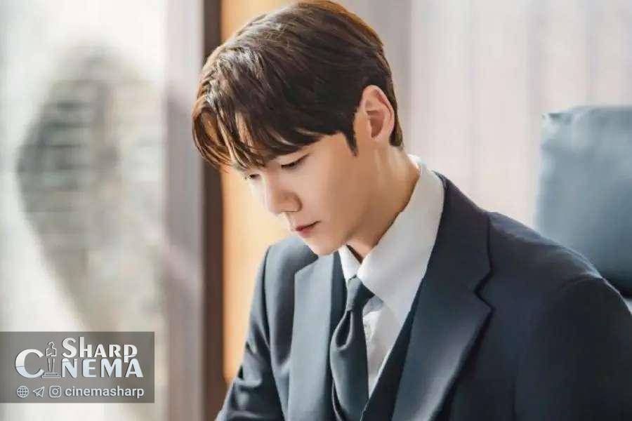 چوی جین هیوک در Positively Yours نقش مدیر چابول را بازی میکند