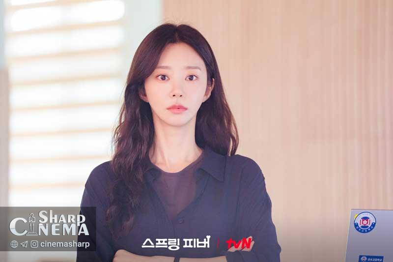 لی جو بین و معلمان دبیرستان شینسو در سریال Spring Fever