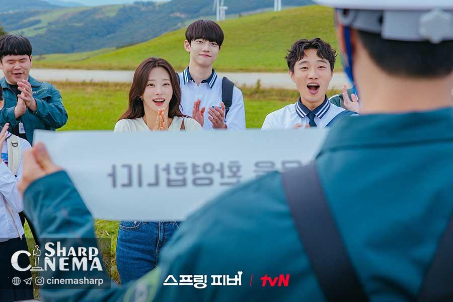 بازدید لی جو بین از شرکت آن بو هیون در سریال تب بهاری