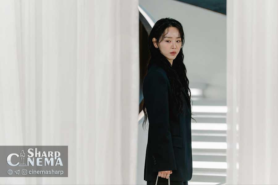 شین هه سون در هنر سارا رازهای زندگی مرموز خود را آشکار می‌کند